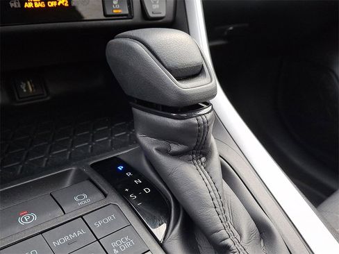 Used 2024 Toyota RAV4 XLE image 15