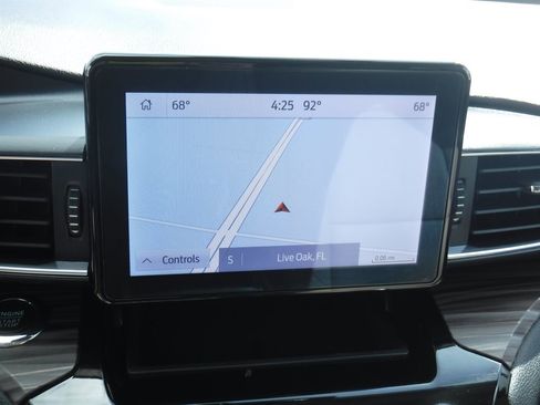 Used 2023 Ford Explorer Limited image 17