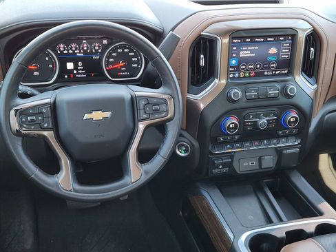 Used 2022 Chevrolet Silverado 1500 High Country w/ Technology Package image 30
