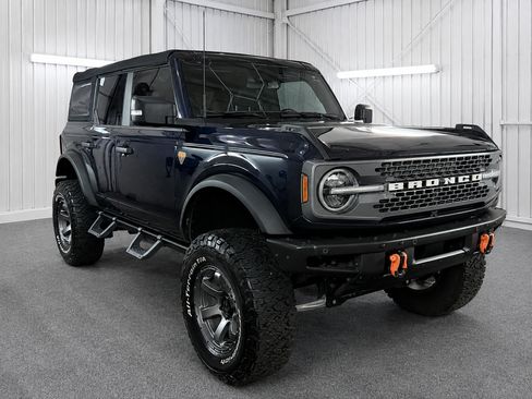 Used 2021 Ford Bronco Badlands AWD/4WD image 3