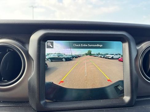 Used 2021 Jeep Gladiator Sport AWD/4WD image 25