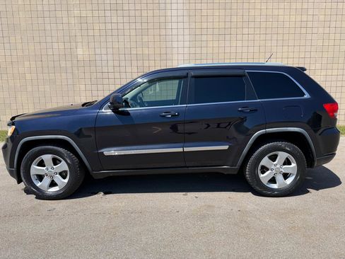 Used 2011 Jeep Grand Cherokee Laredo AWD/4WD image 8
