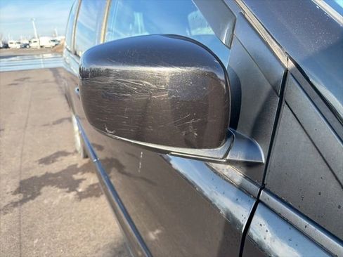 Used 2017 Dodge Grand Caravan GT image 3