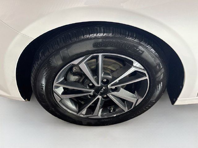 Certified 2024 Kia Forte LXS w/ LXS Technology Package FWD image 29