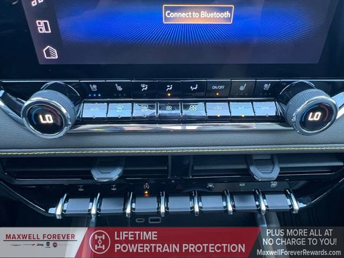 Used 2025 Chevrolet Colorado ZR2 w/ Midnight Edition image 4