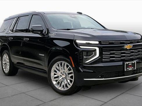 Used 2025 Chevrolet Tahoe High Country AWD/4WD image 3