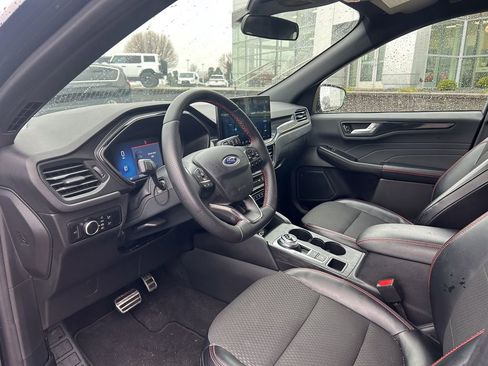 Used 2024 Ford Escape ST-Line w/ Tech Pack #1 image 9