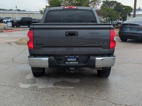 Used 2018 Toyota Tundra SR5 w/ SR5 Upgrade Package AWD/4WD image 7