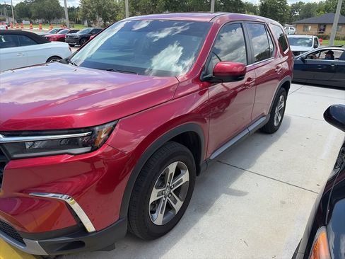 Used 2025 Honda Pilot EX-L image 3