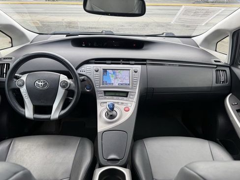 Used 2014 Toyota Prius Four image 12