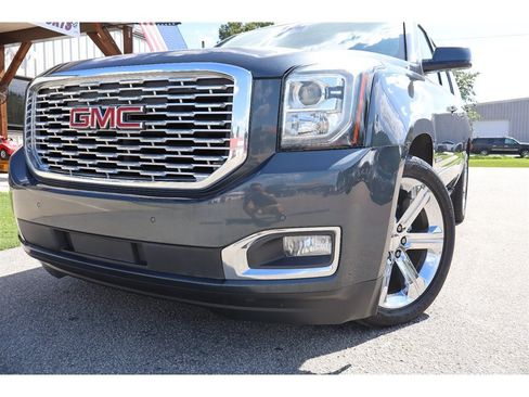 Used 2020 GMC Yukon XL Denali w/ Denali Premium Package AWD/4WD image 9