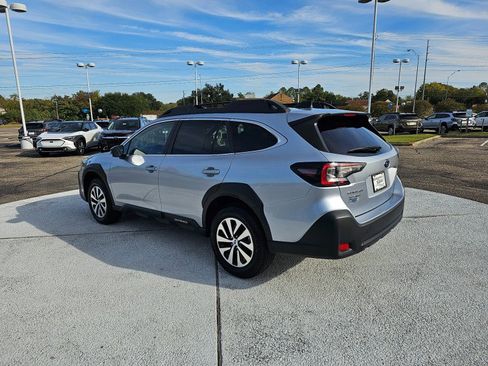 New 2025 Subaru Outback Premium image 3