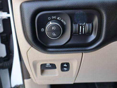 Used 2019 RAM 1500 Big Horn AWD/4WD image 29