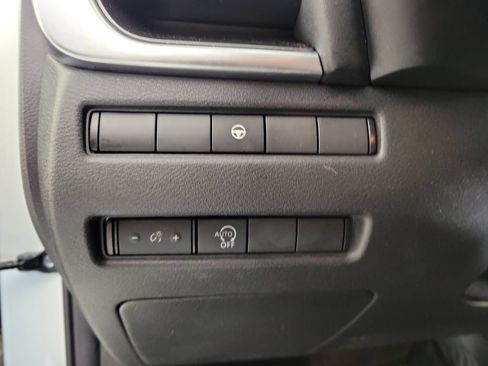 Used 2023 Nissan Rogue SV FWD image 13