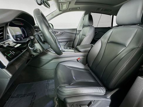Used 2023 Audi Q8 Prestige w/ Prestige Package image 18
