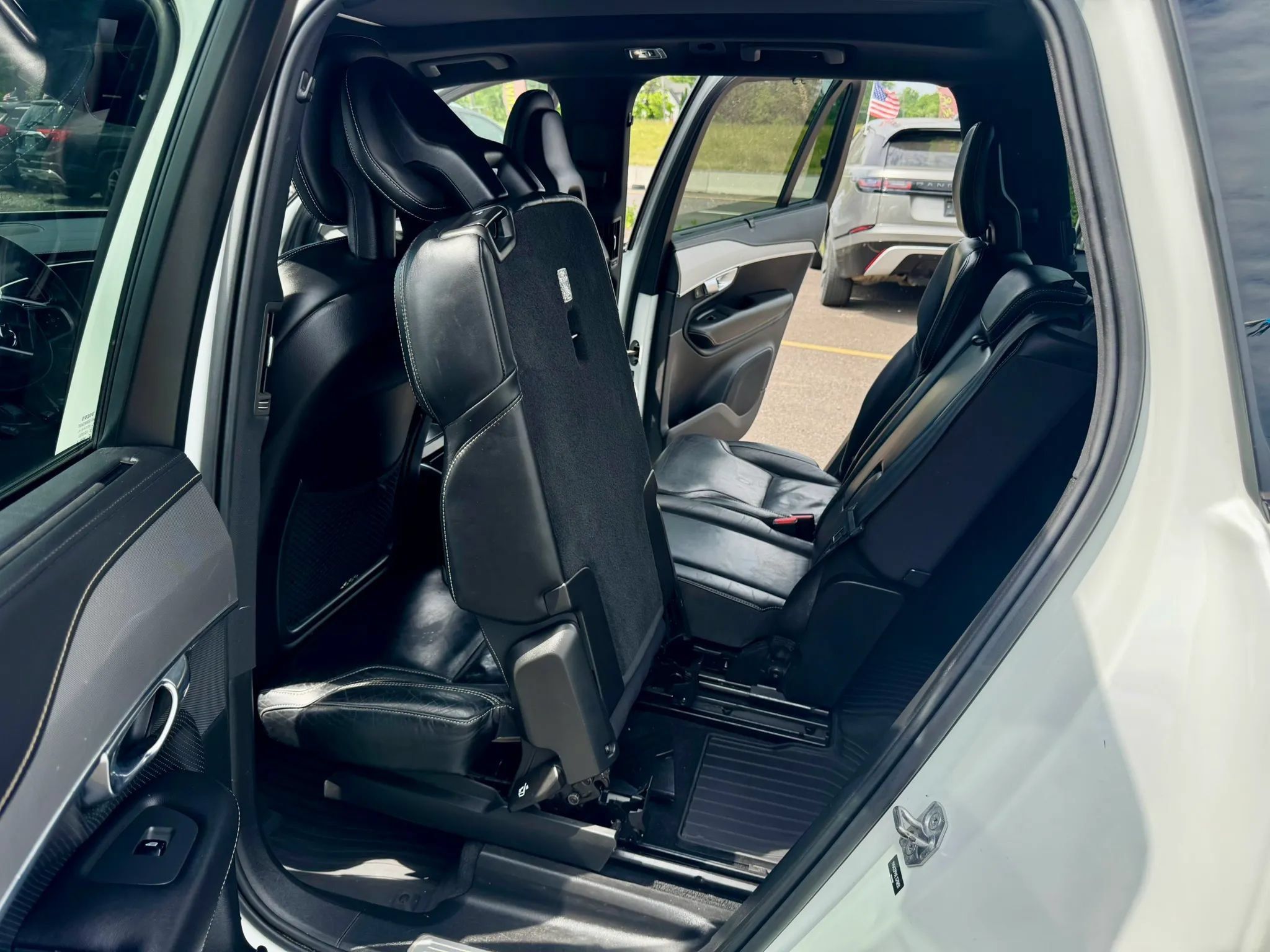 Used 2020 Volvo XC90 T6 R-Design w/ Protection Package Premier AWD/4WD image 18