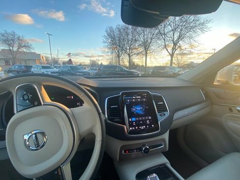 Used 2023 Volvo XC90 B6 Ultimate image 12