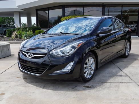 Used 2016 Hyundai Elantra SE w/ Option Group 02 FWD image 4