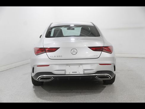 Used 2023 Mercedes-Benz CLA 250 4MATIC image 19