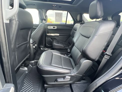 Used 2021 Ford Explorer Limited w/ Equipment Group 301A image 25