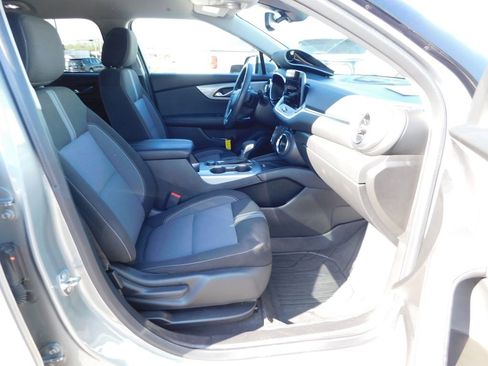 Used 2024 Chevrolet Blazer LT w/ Convenience Package FWD image 17