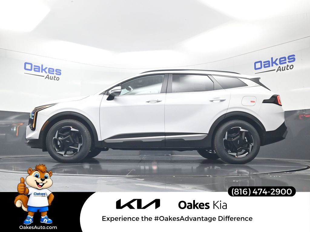 Certified 2026 Kia Sportage EX w/ EX Panorama Roof Package FWD image 41