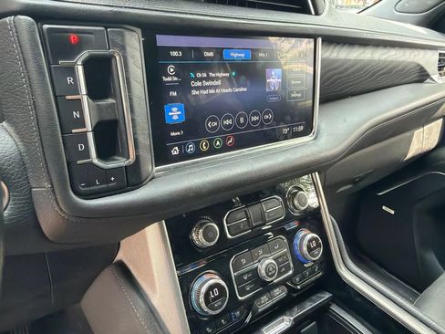 Used 2021 GMC Yukon Denali w/ Denali Premium Package AWD/4WD image 16