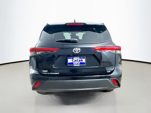 Used 2020 Toyota Highlander LE FWD image 7