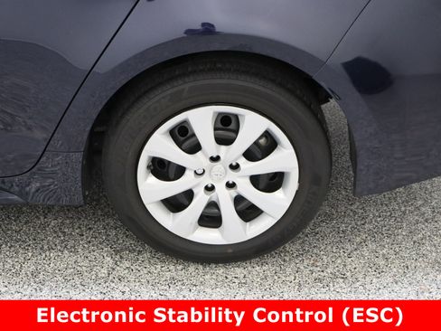 Used 2022 Toyota Corolla LE image 10