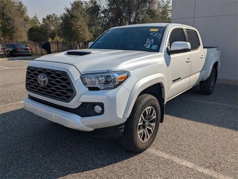 Certified 2022 Toyota Tacoma TRD Sport image 2