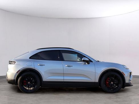 New 2025 Porsche Macan 4S Electric image 9