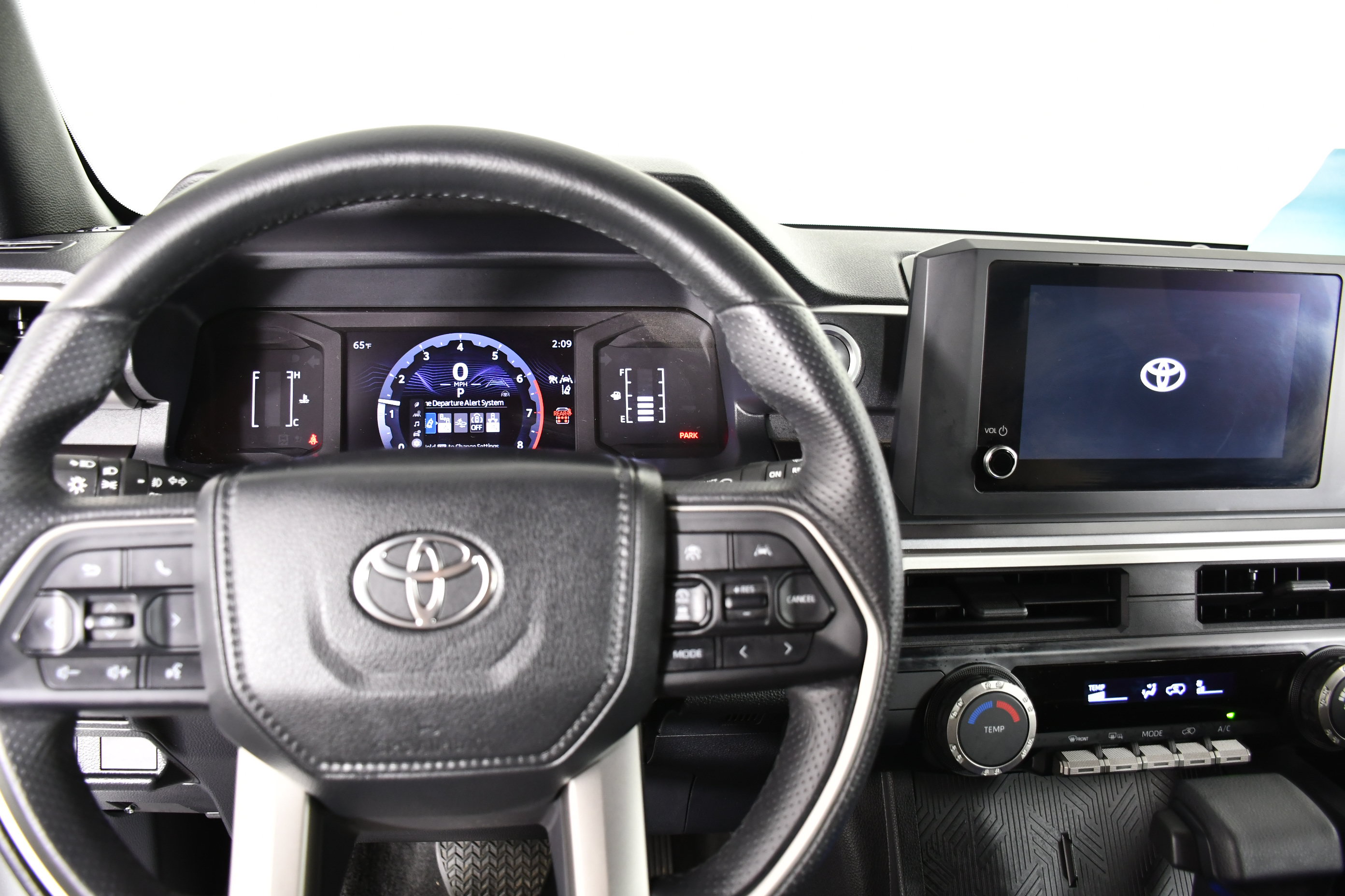 Used 2026 Toyota 4Runner SR5 AWD/4WD image 17