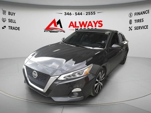 Used 2019 Nissan Altima 2.5 Platinum FWD image 2