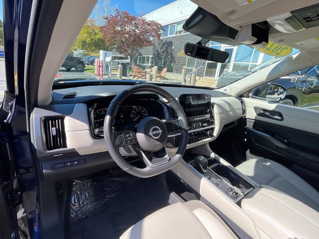 Certified 2023 Nissan Pathfinder SL w/ SL Premium Package AWD/4WD image 10