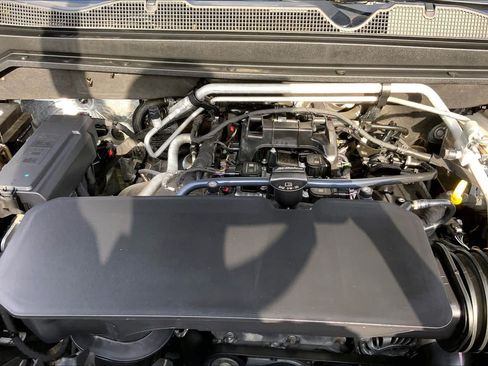 Used 2023 Chevrolet Colorado LT AWD/4WD image 31