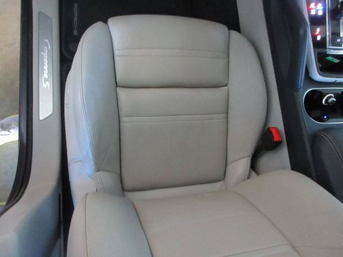 Used 2021 Porsche Cayenne S AWD/4WD image 13