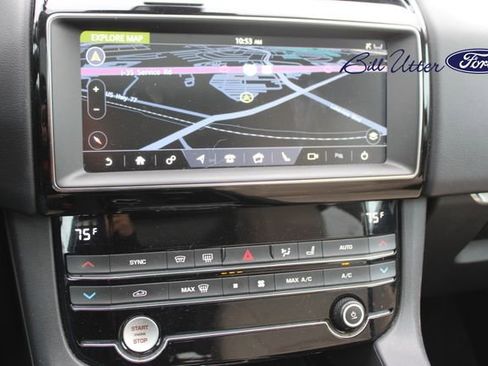 Used 2020 Jaguar F-PACE image 18