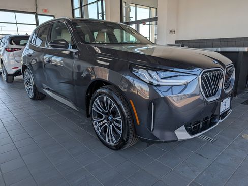 Used 2025 BMW X3 xDrive30i w/ Premium Package image 1
