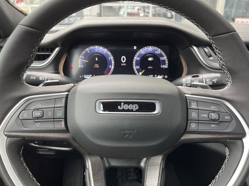 New 2025 Jeep Grand Cherokee L Limited w/ Black Appearance Package image 30