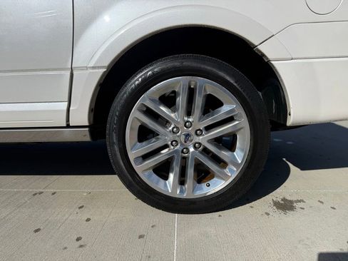 Used 2016 Ford Expedition EL Platinum image 10