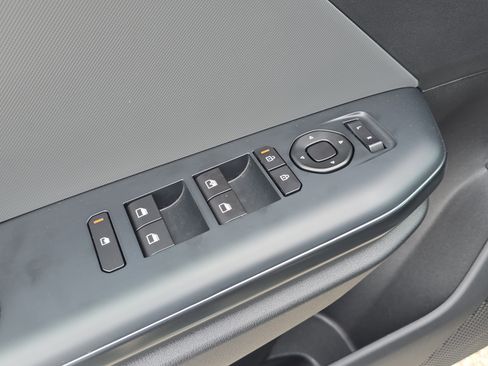 New 2025 Kia K4 LXS image 21