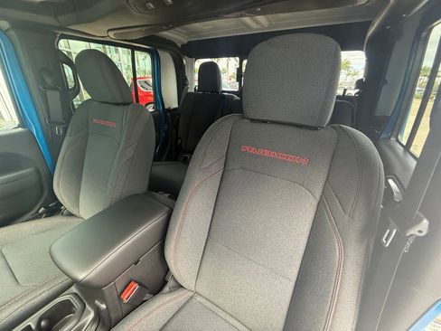Certified 2025 Jeep Gladiator Rubicon AWD/4WD image 23