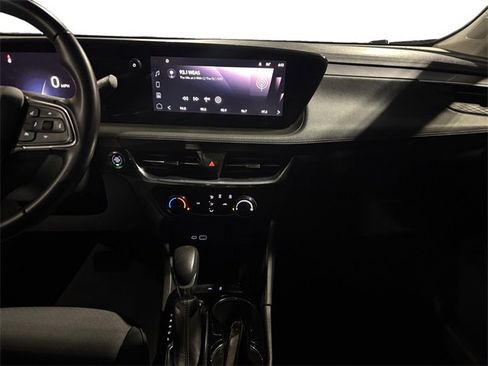 Used 2024 Buick Encore GX Preferred image 11