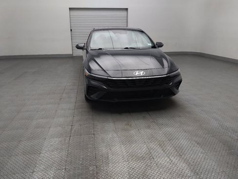 Used 2025 Hyundai Elantra Hybrid FWD image 14