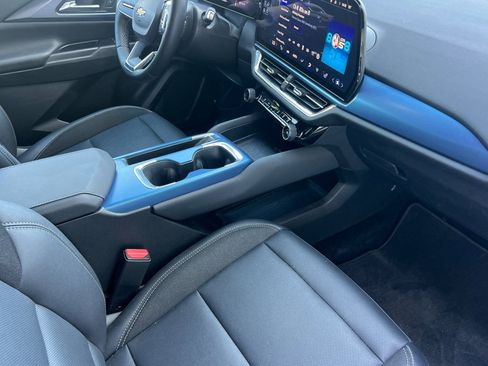 Used 2025 Chevrolet Equinox EV LT w/ Convenience Package image 20