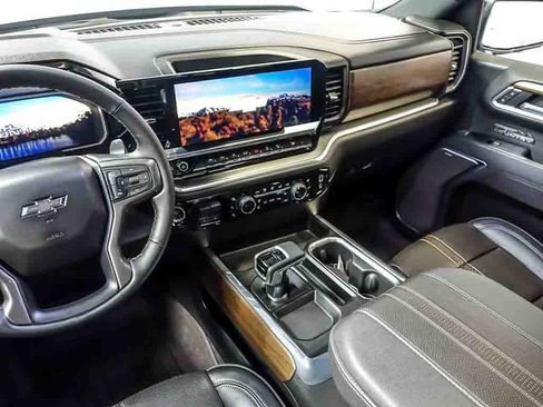 Used 2026 Chevrolet Silverado 1500 High Country w/ Midnight Edition AWD/4WD image 18