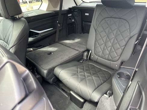 Certified 2025 BMW X7 xDrive40i w/ Premium Package image 34