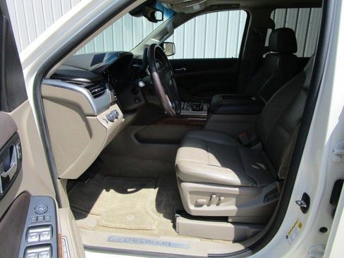 Used 2015 Chevrolet Suburban LTZ image 12