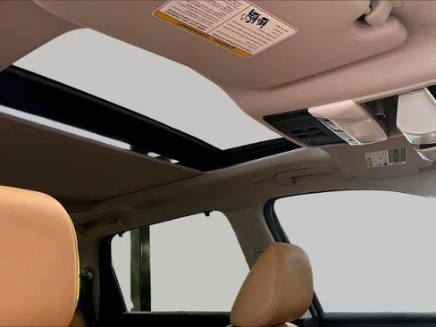 Certified 2023 Nissan Rogue Platinum w/ Platinum Premium Package FWD image 14