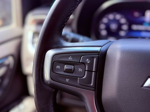 Used 2024 Chevrolet Suburban LT image 19